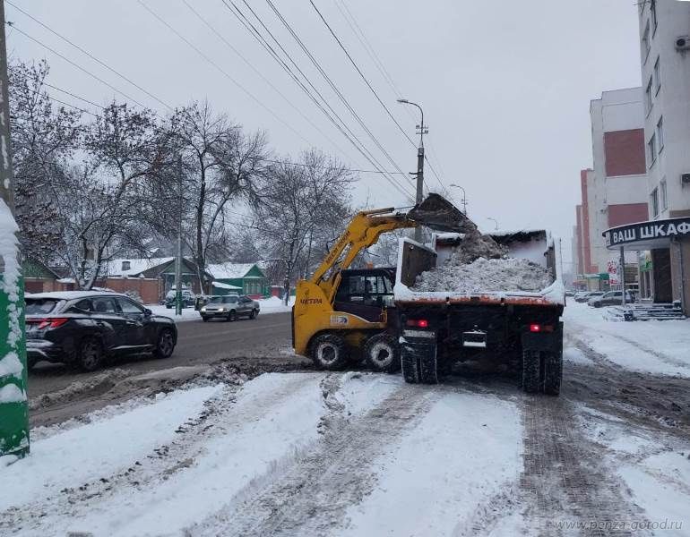 Из Пензы убрали 570 кубов снега