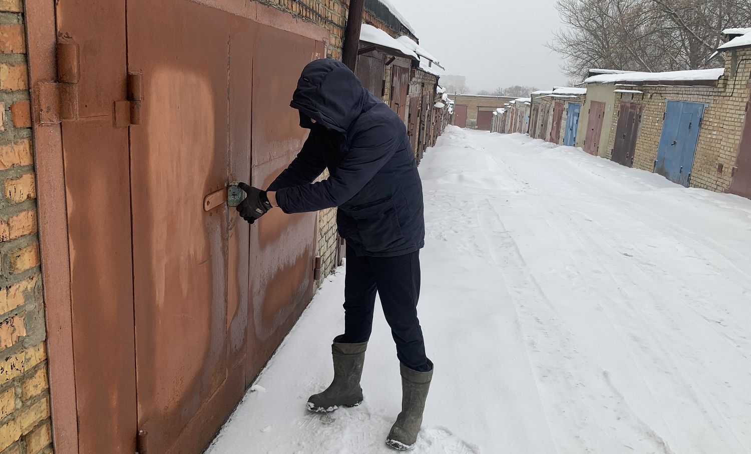 Гараж твой, земля — чужая