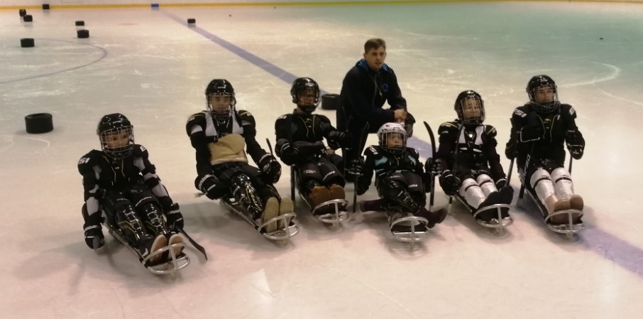 Хоккеистам инвалидам - бесплатный лед